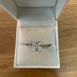 Elegant Silver Women's Ring